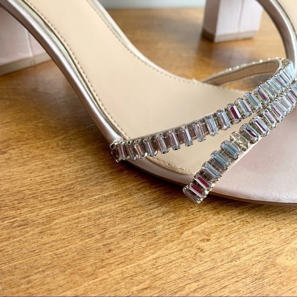 Jewel BADGLEY MISCHKA Joanne Ankle Strappy Block Low Heel Satin Open Toe - Picture 5 of 16